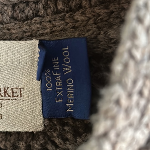 Aran merino wool poncho - Picture 3 of 5